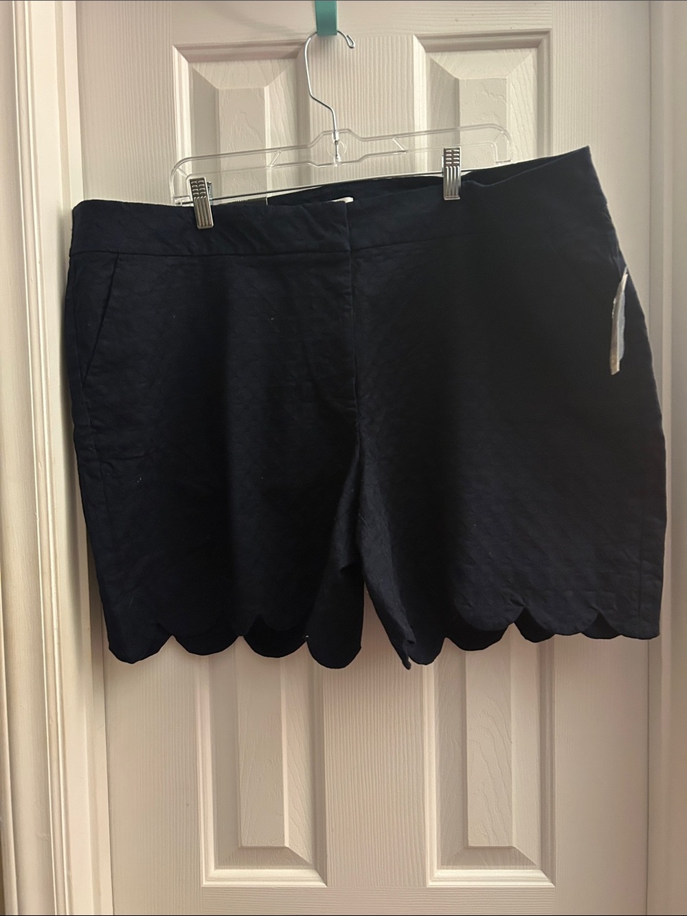 Scallop-Hem Women's Shorts - Navy